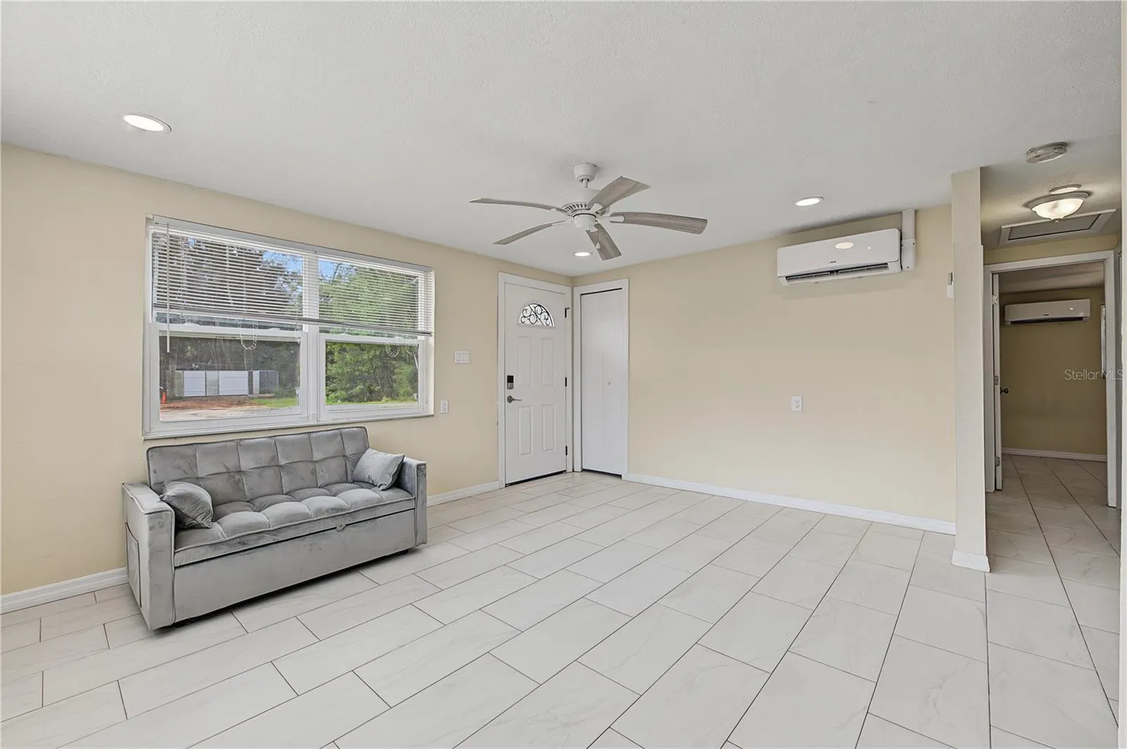 Front Family Room - Unit 1- 5117 Mallett Drive