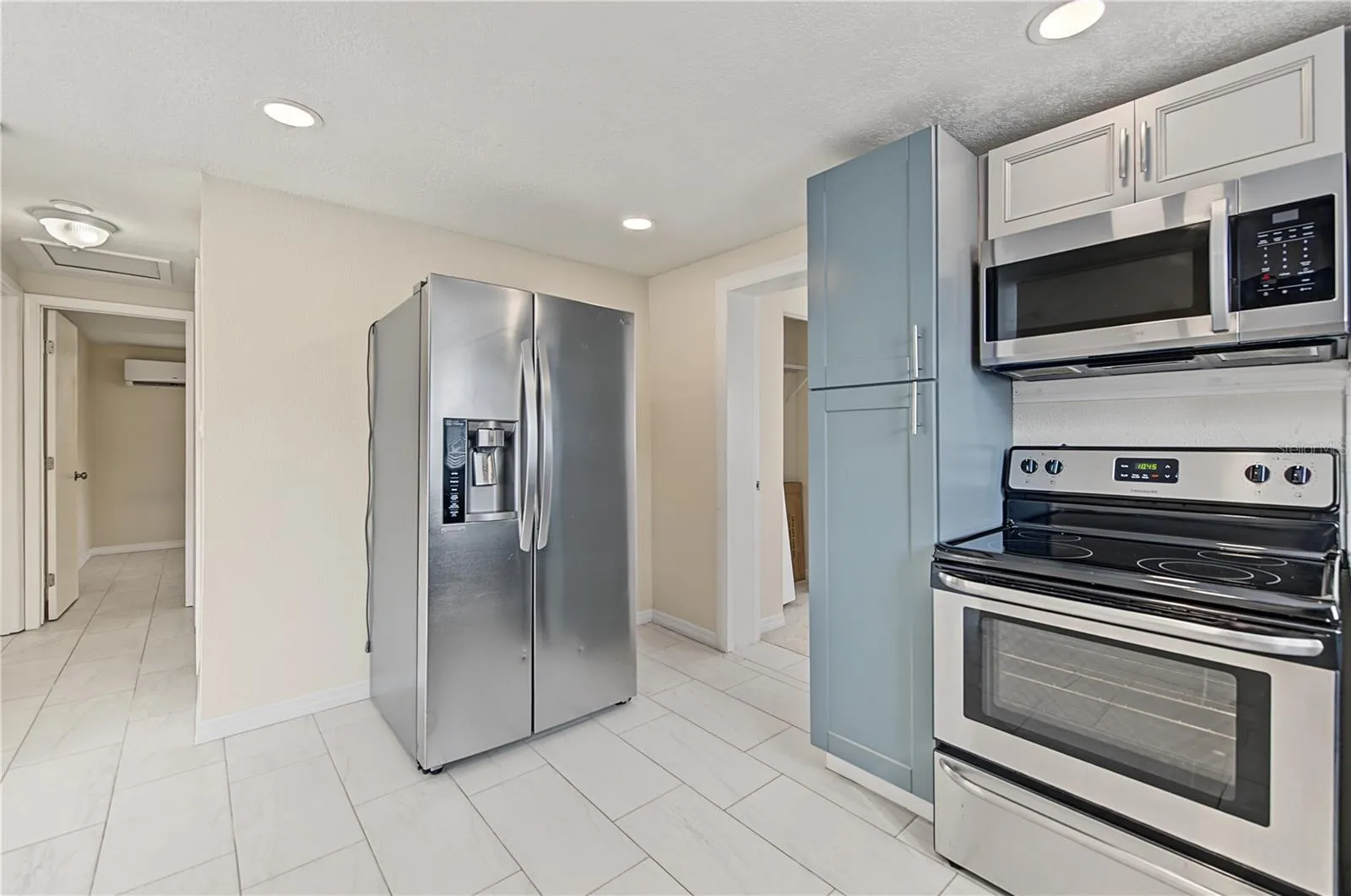 Kitchen - Unit 1- 5117 Mallett Drive