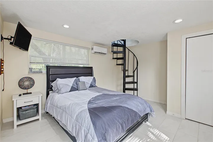 Furnished First Floor Studio Unit - Unit 2 - 5117 Mallett Drive