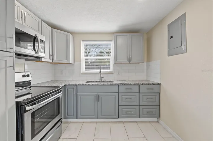 Kitchen - Unit 1- 5117 Mallett Drive
