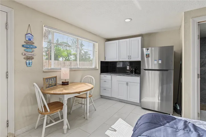 Furnished First Floor Studio Unit - Unit 2 - 5117 Mallett Drive