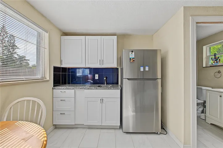 Kitchenette in First Floor Studio Unit - Unit 2 - 5117 Mallett Drive