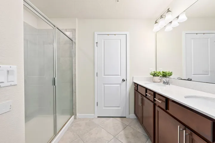 Stand-Up Shower and WALK-IN CLOSET