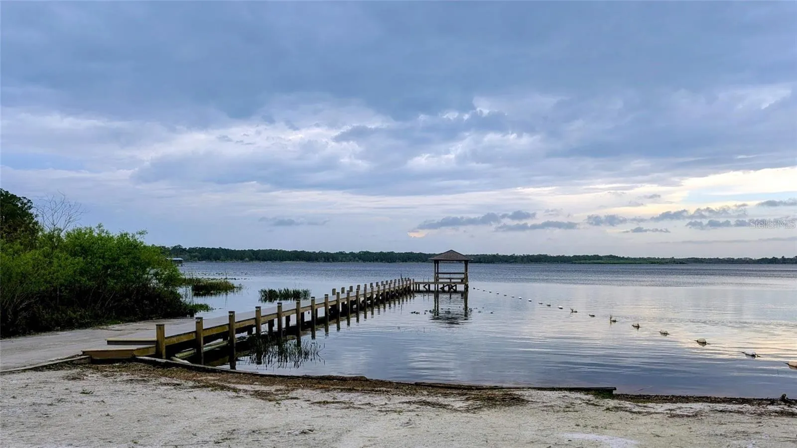 Isle of Pines community lakefront park