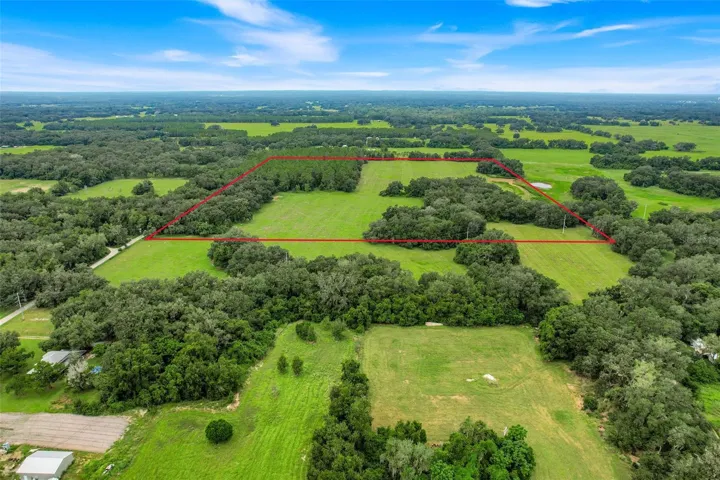 Stunning oak covered acreage