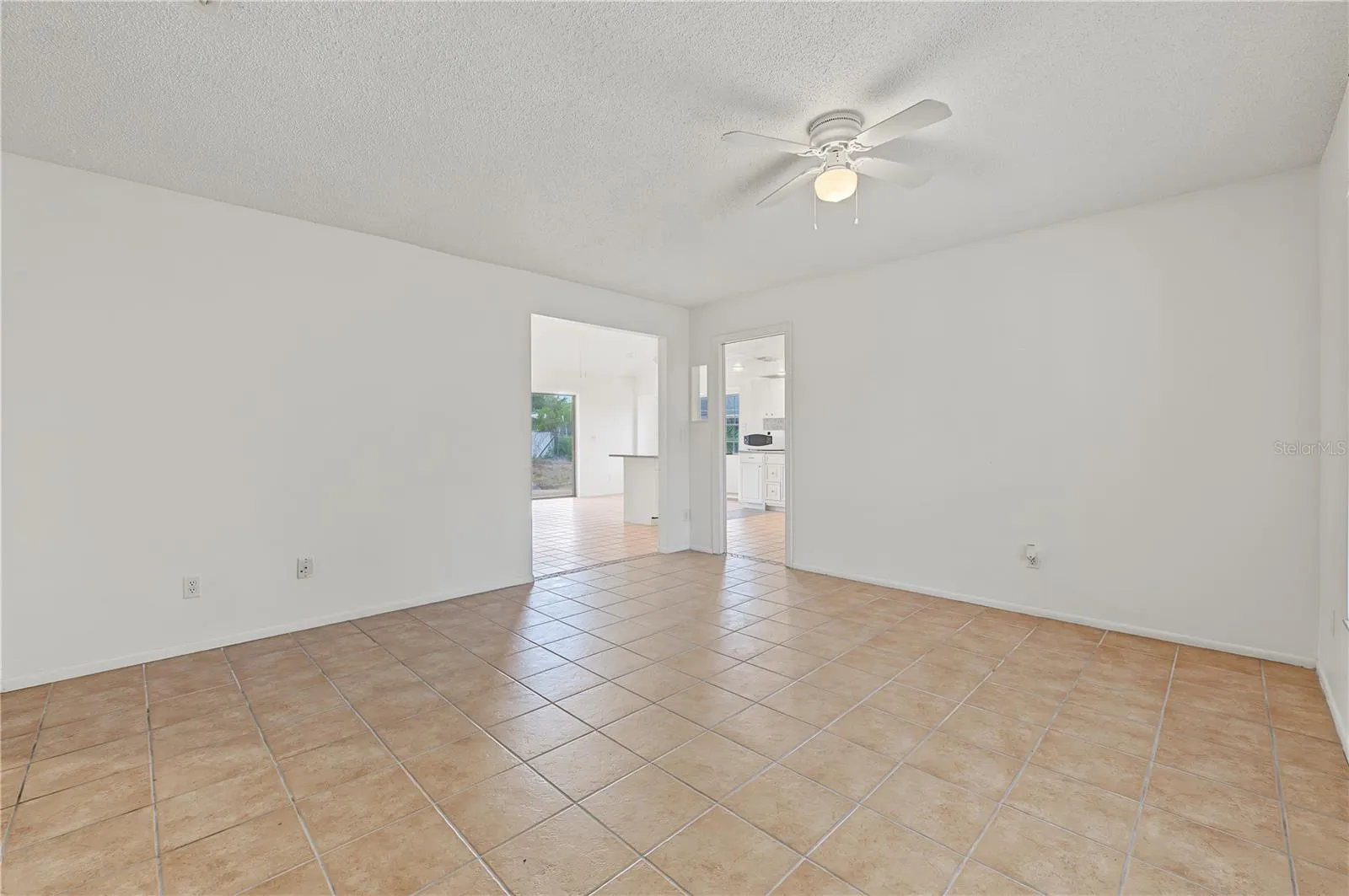 family room 2