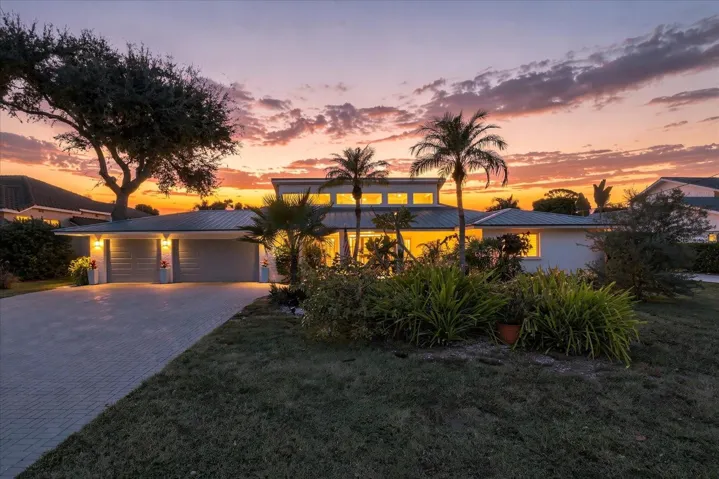 1741 Stanford Lane Sarasota, FL. 34231