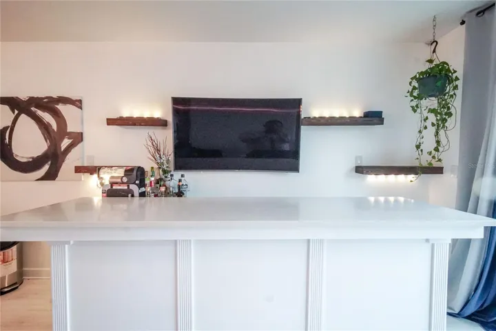 Dry Bar