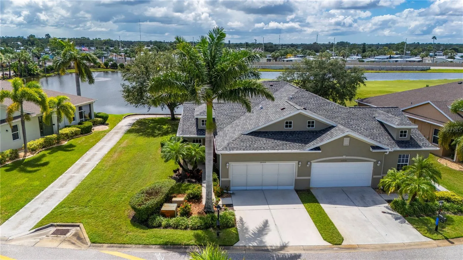 Large lake views behind Villa
