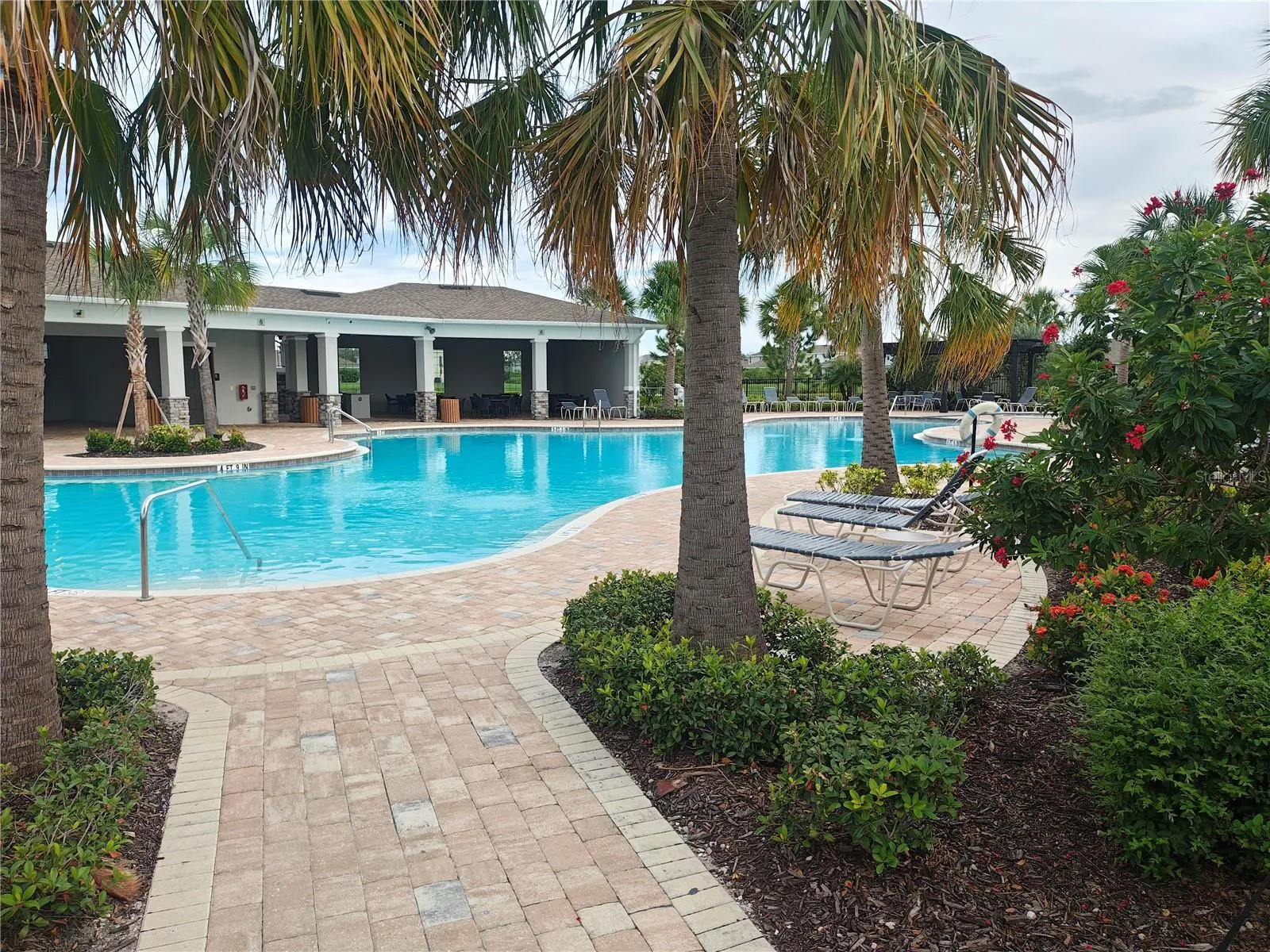 Community clubhouse / Resort style pool