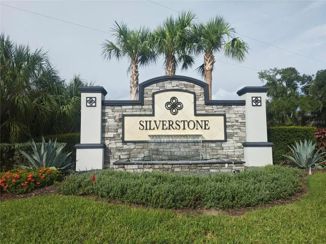 Community entrance monument sign