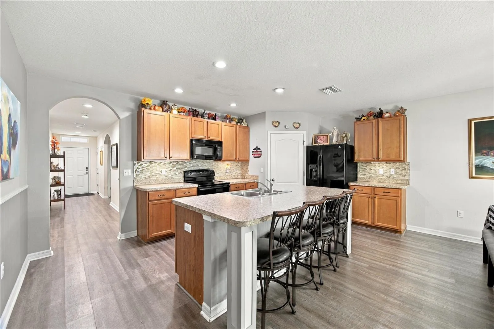 Kitchen to Entrance