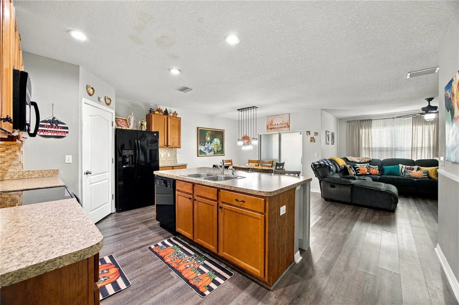Kitchen &amp; Hall