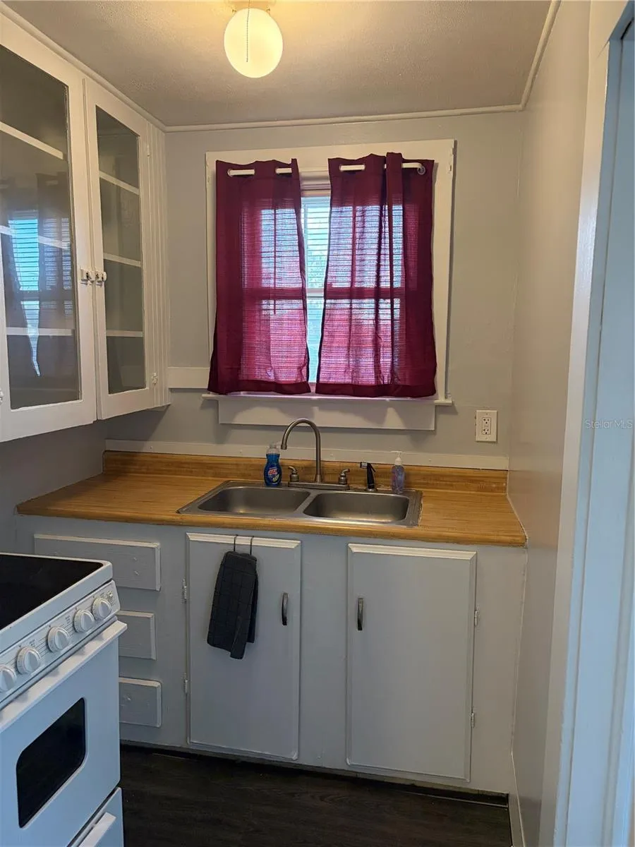 Kitchen Unit C