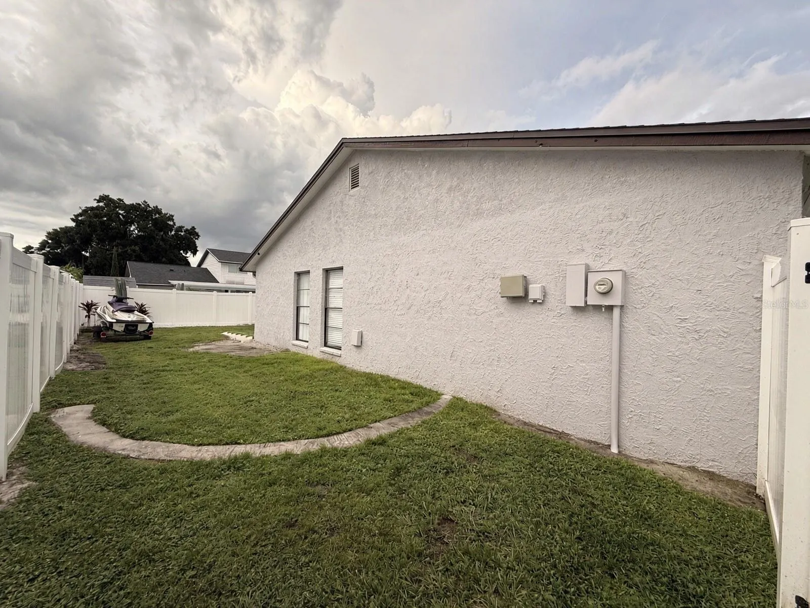 Exterior left side