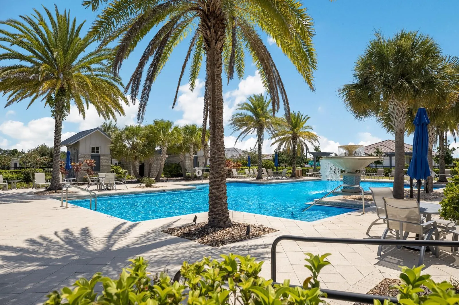HEATED POOL 2