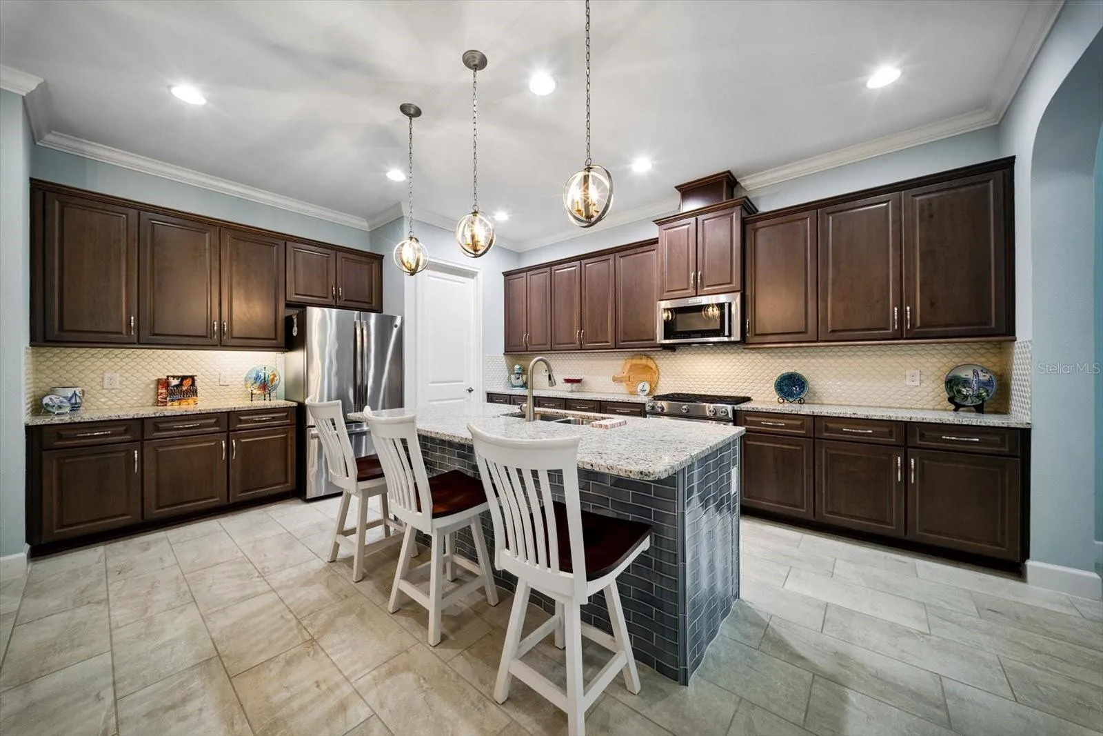 GOURMET KITCHEN