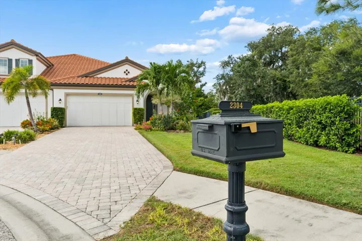 PRIVATE MAILBOX