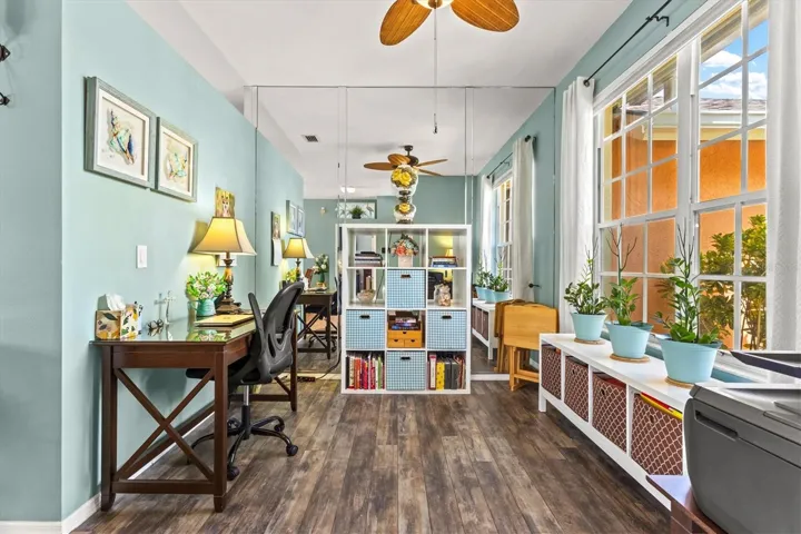 Office/ den space