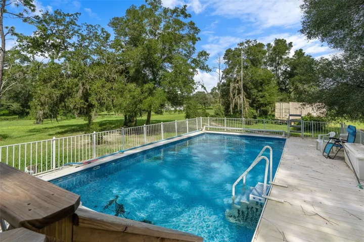 Unaltered view of the 16’x32’ pool and surrounding area.