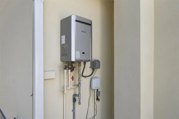 Tankless water heater