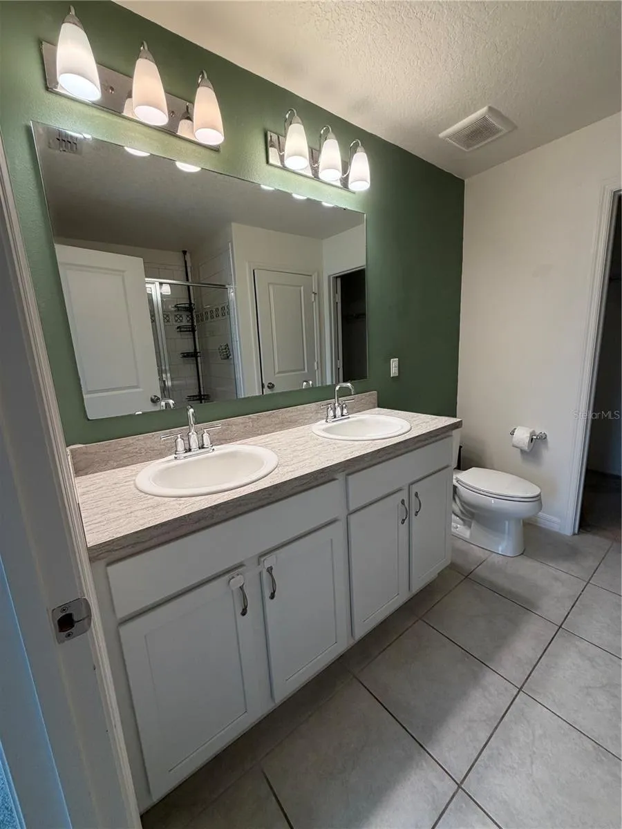 Principal Bathroom