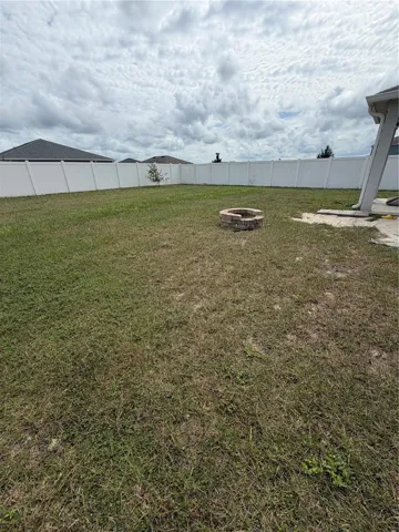 Ample lot