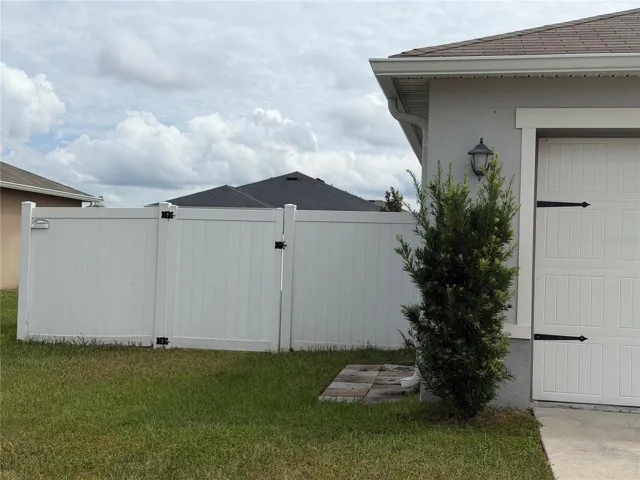Left fence gate