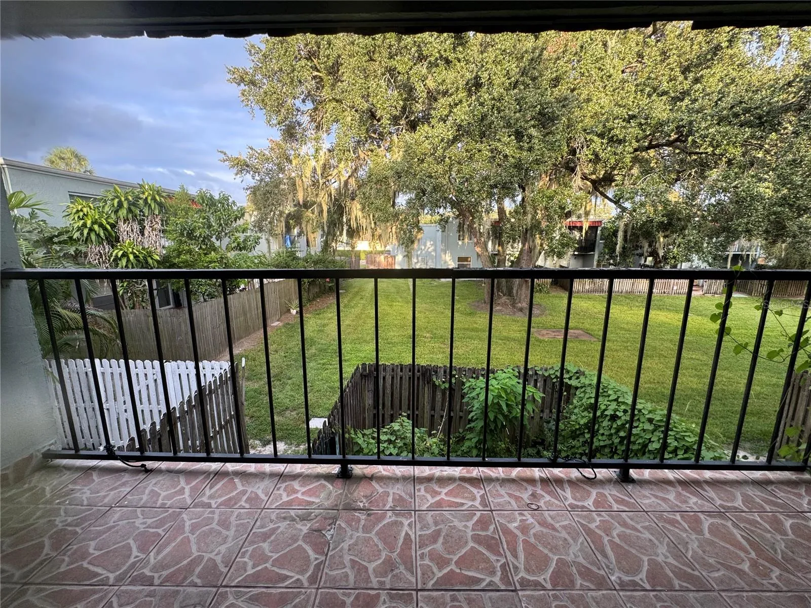 UPPER VIEWING &amp; SERENITY BALCONY