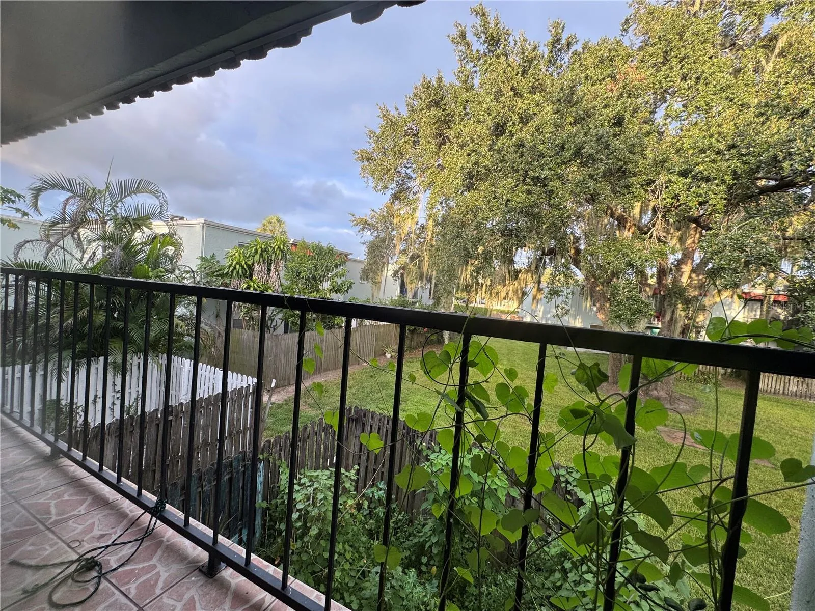 UPPER VIEWING &amp; SERENITY BALCONY