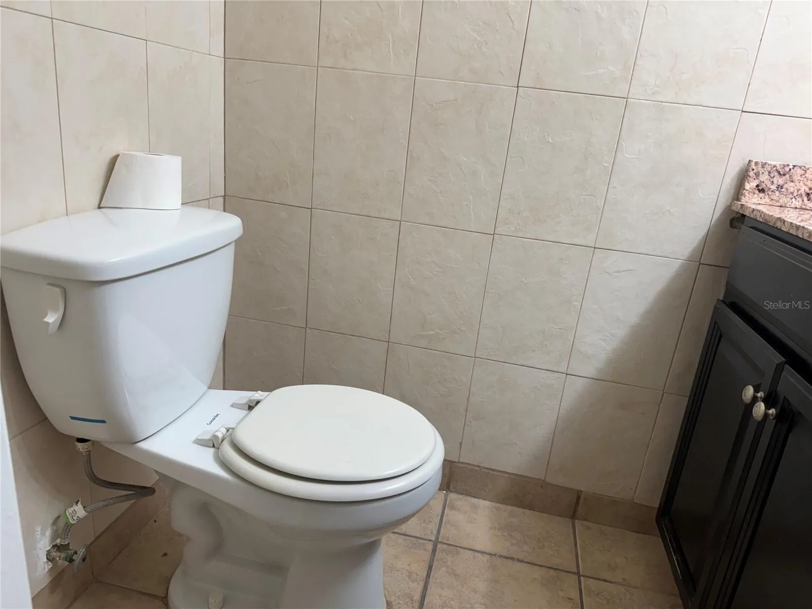 1ST FLOOR .5 BATH IN FOYER