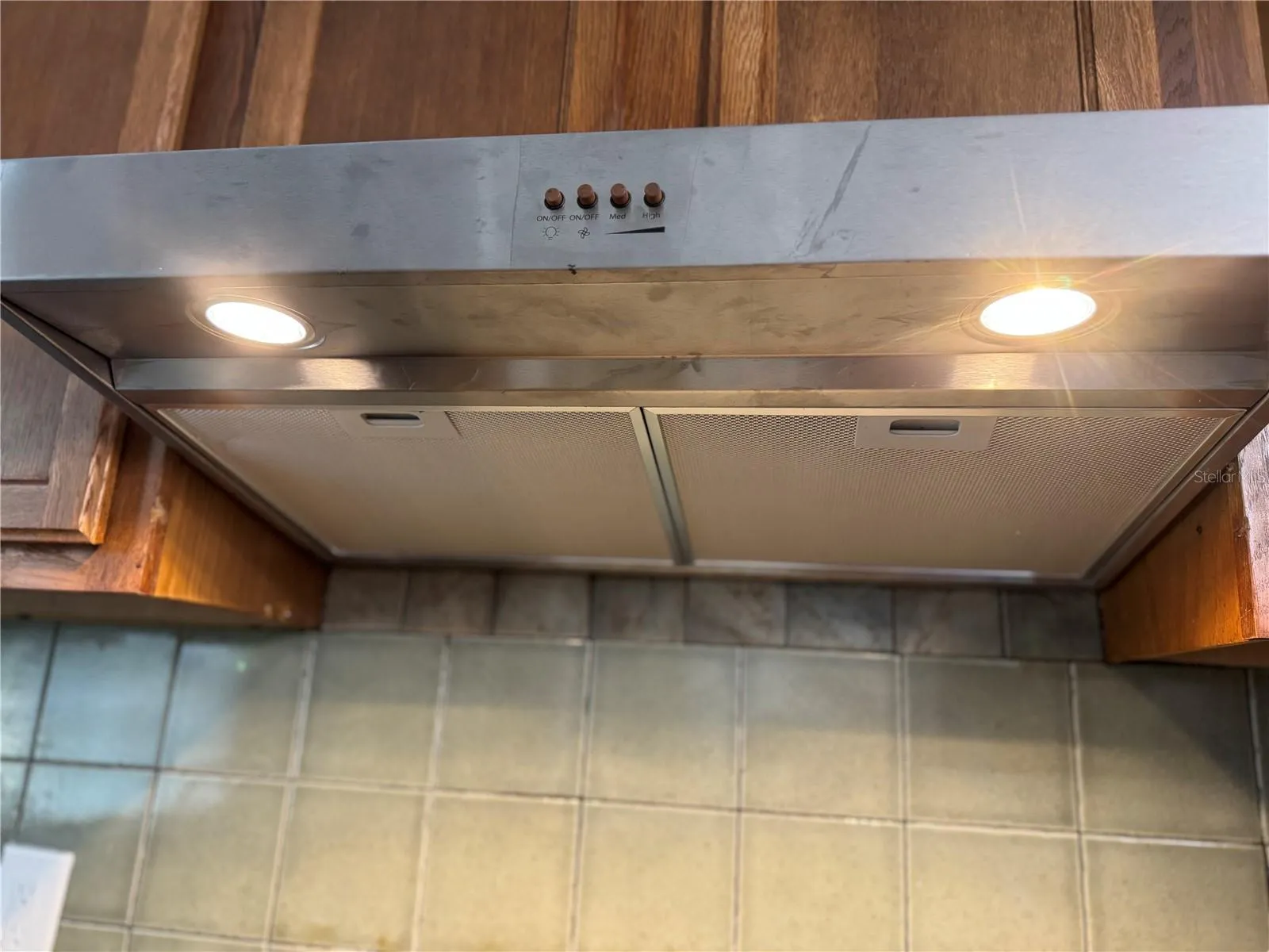 NEWER UPDATED WASHABLE TRUE EXHUST FAN AND COMMERCIAL GRADE METAL FILTERS/TRAPS