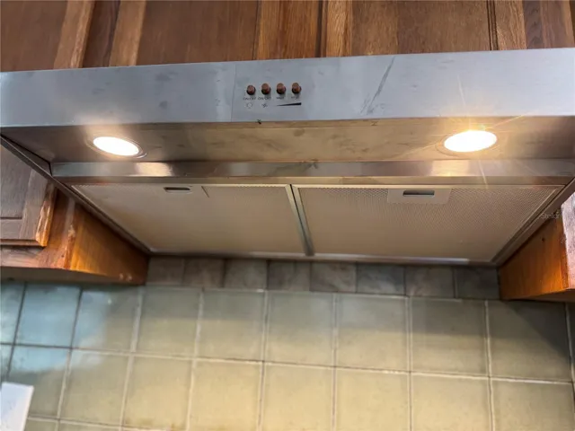 NEWER UPDATED WASHABLE TRUE EXHUST FAN AND COMMERCIAL GRADE METAL FILTERS/TRAPS
