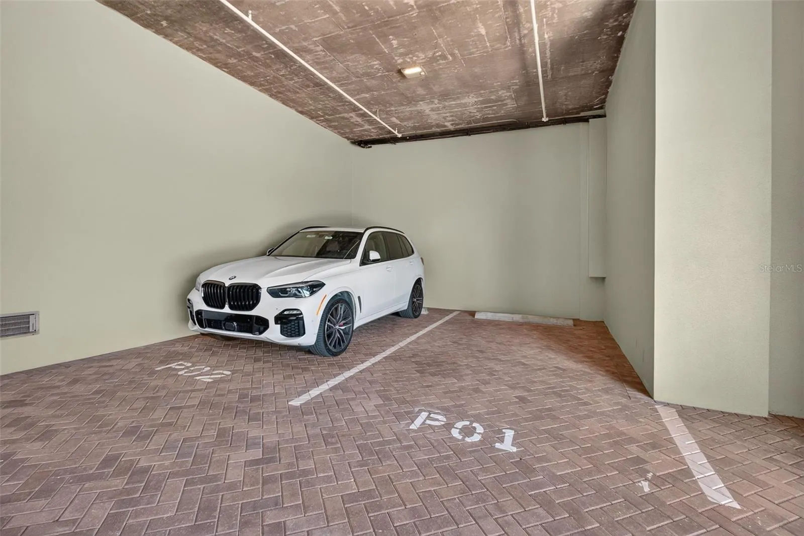 2 Deeded Parking Spots