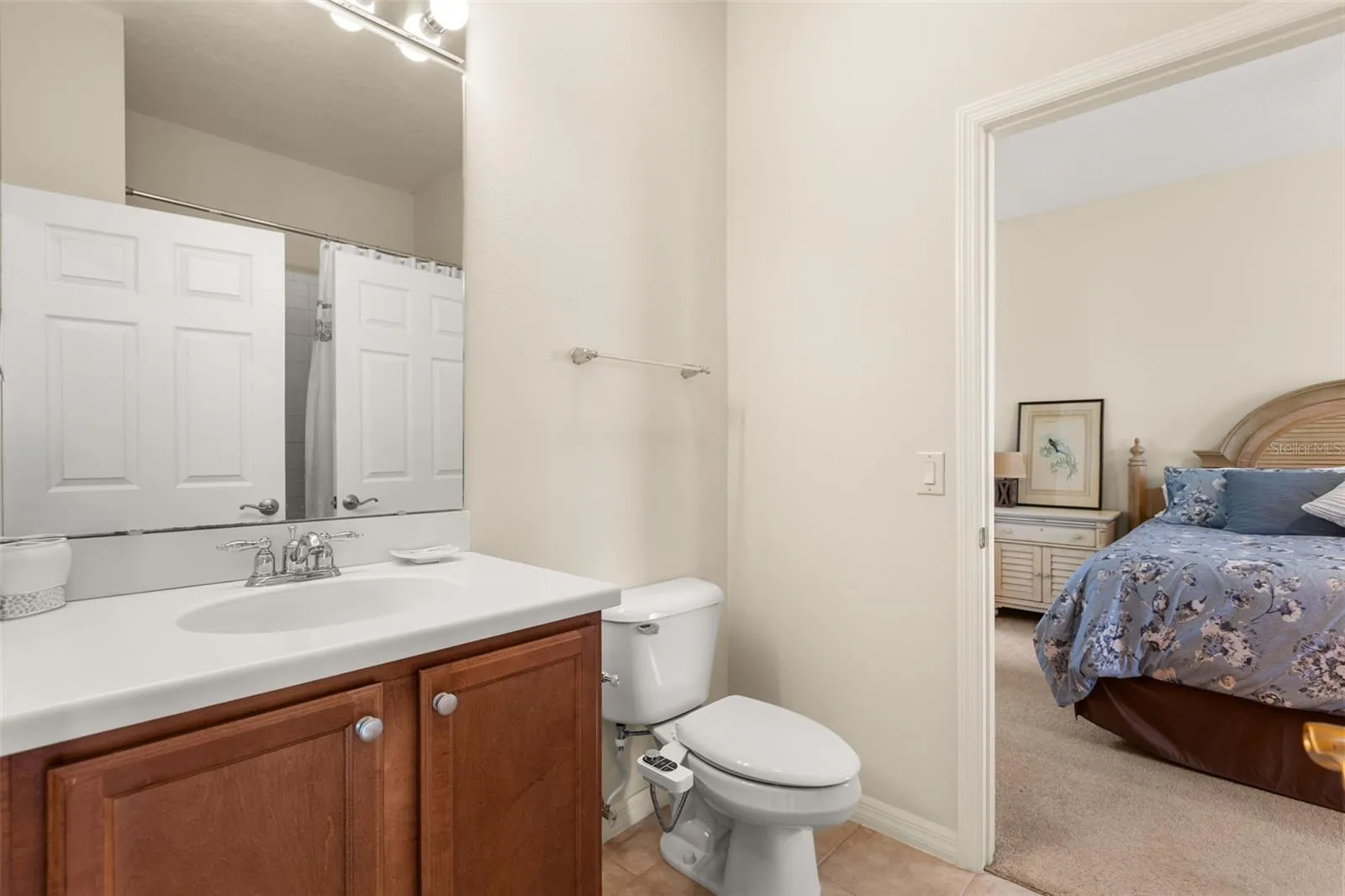 Ensuite Bath for Second Bedroom