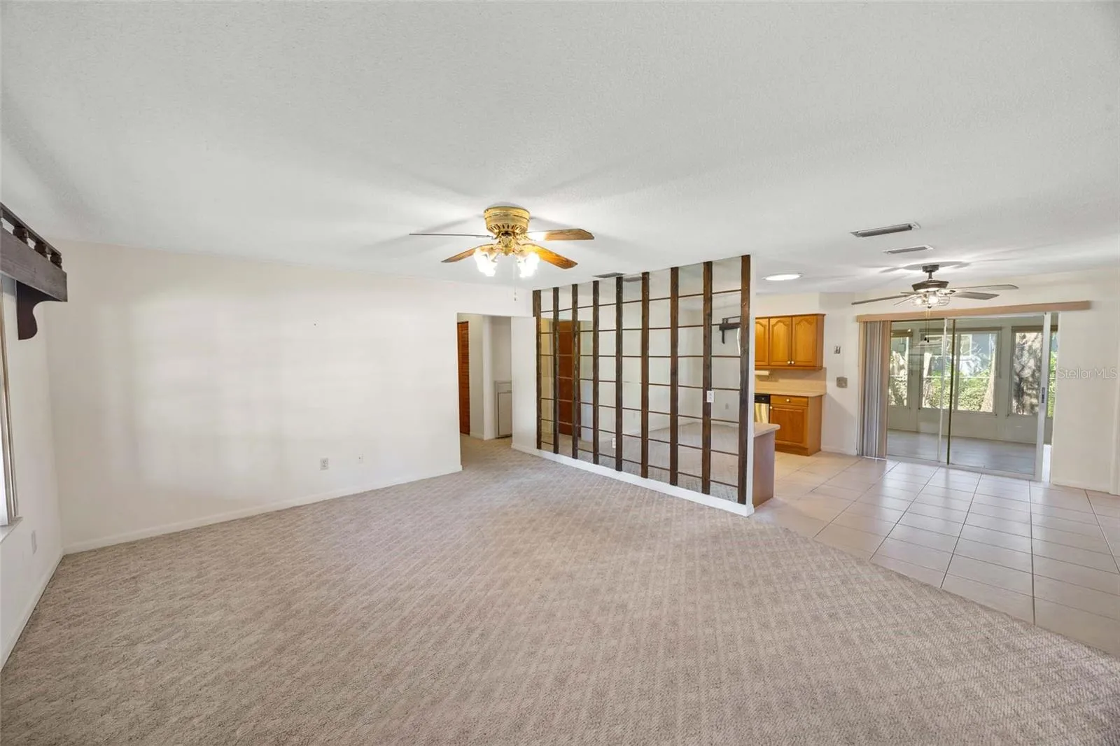 Living Room, virtually decluttered
