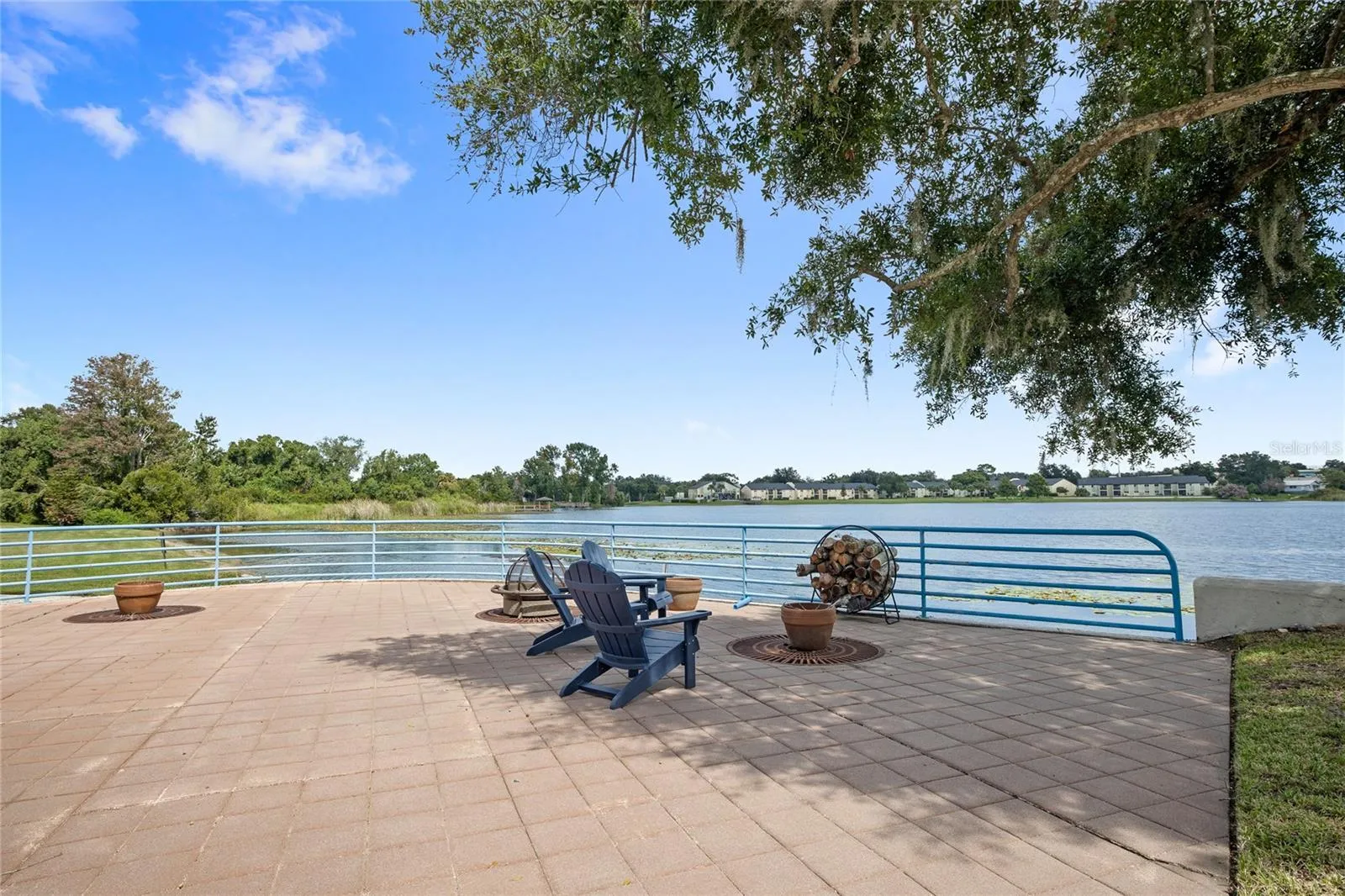 Fire Pit Lounge