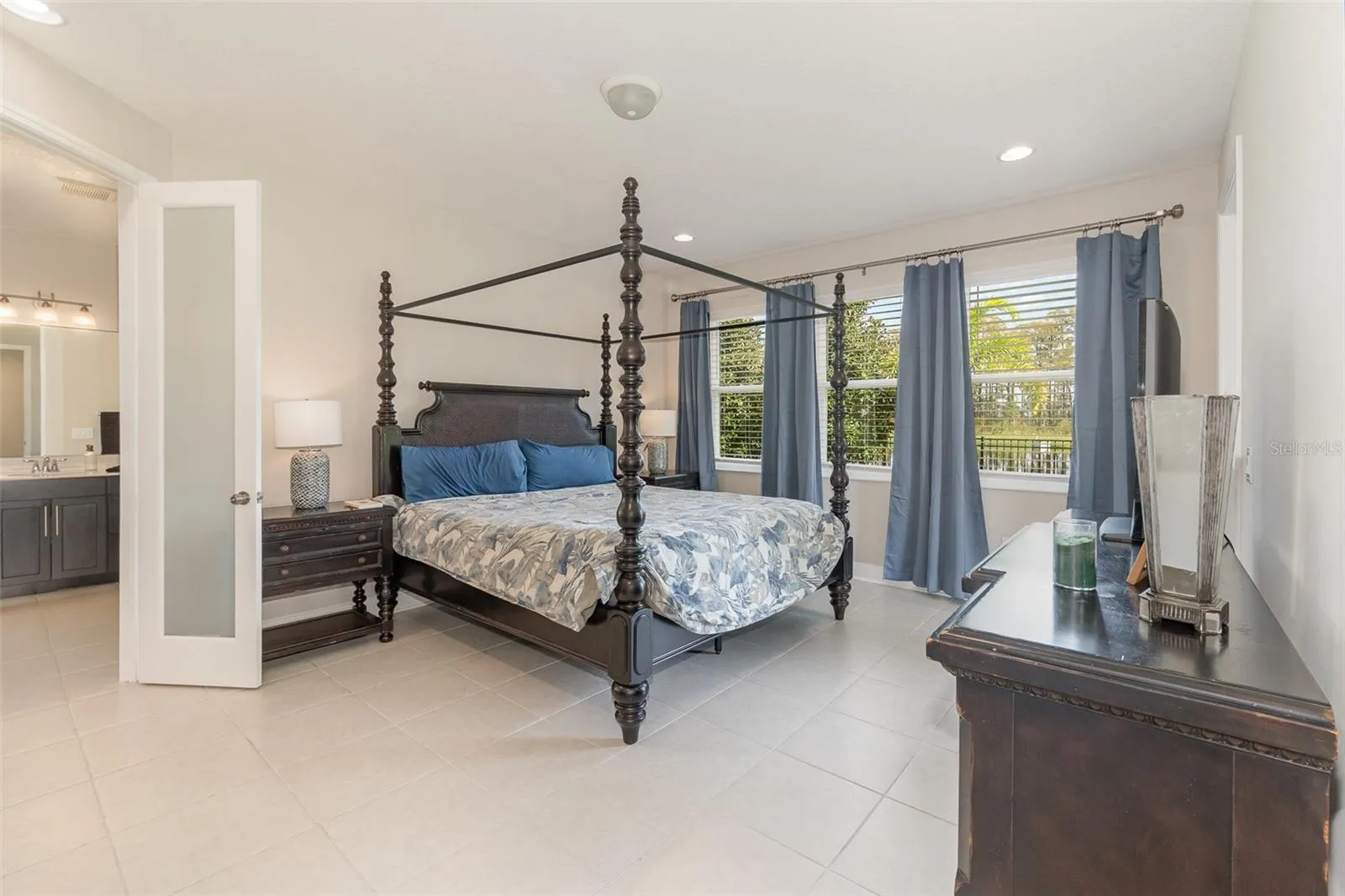 Primary Bedroom with door to lanai