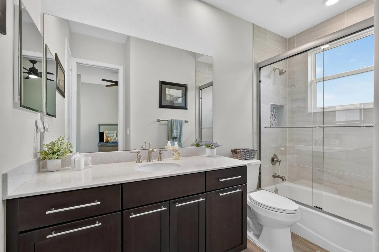 ensuite bathroom for guest bedroom