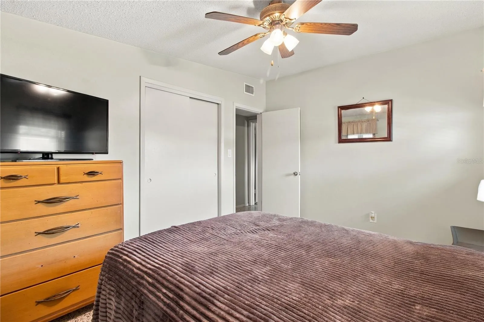 Guest bedroom