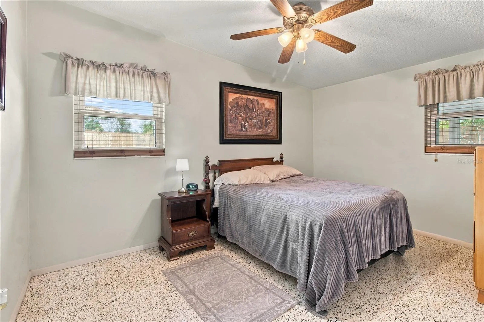 Guest bedroom