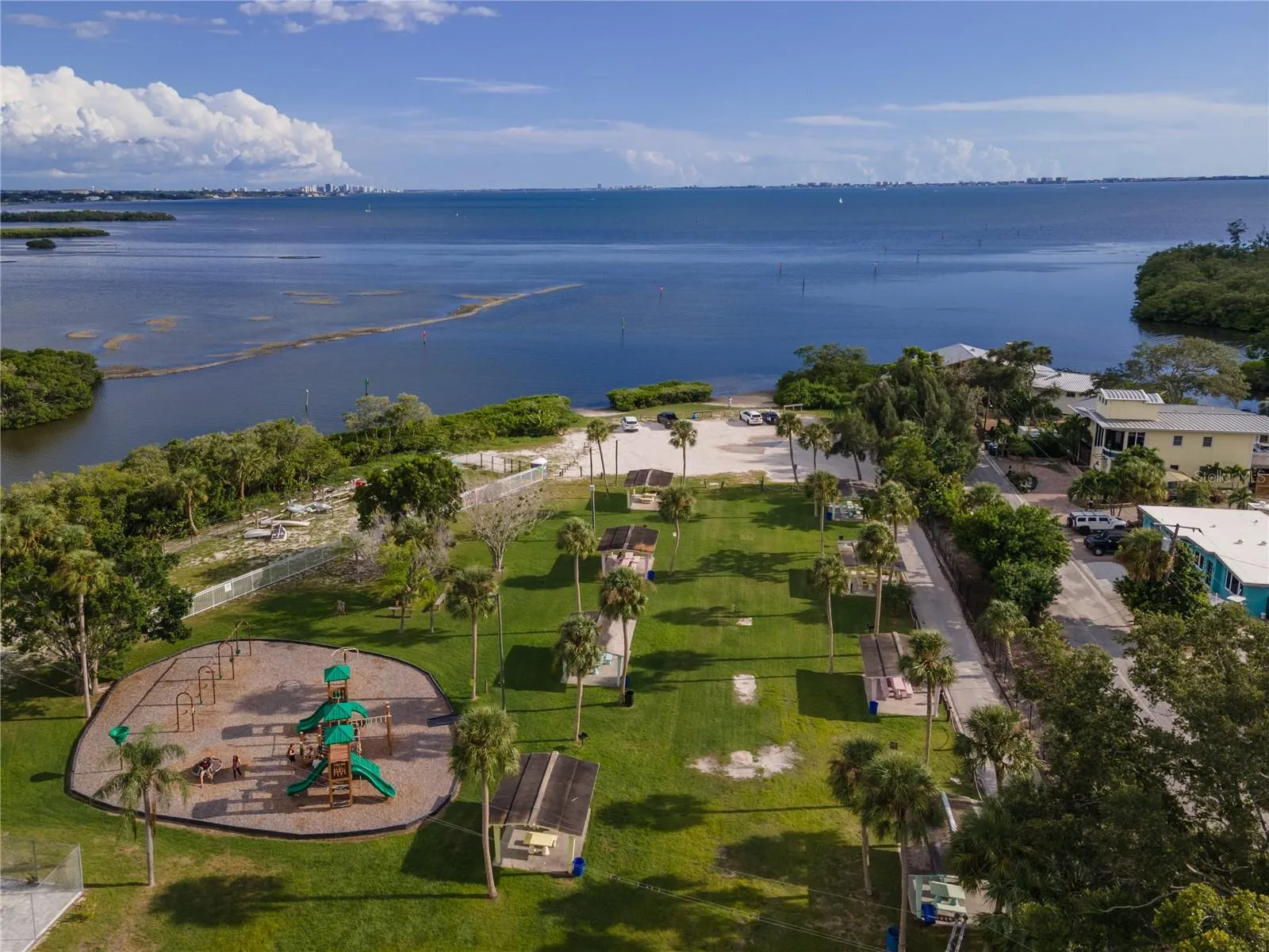 Bayshore Gardens Park Amenities