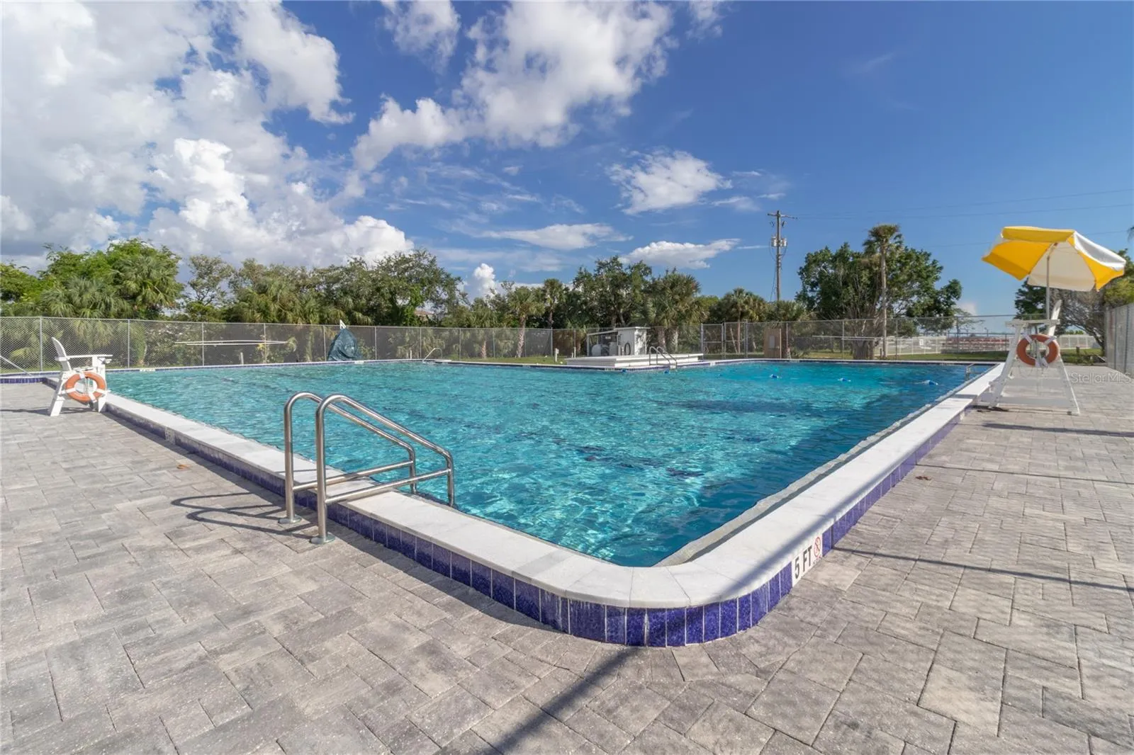 Bayshore Gardens Park Pool