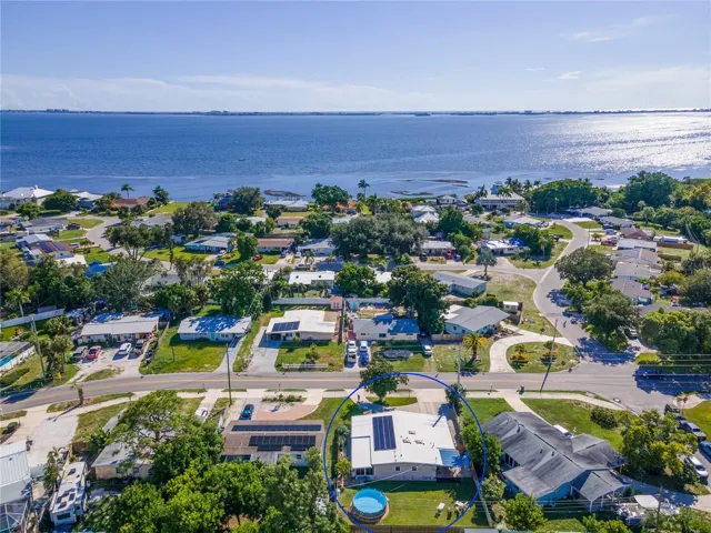 Ariel view with proximity to Sarasota Bay