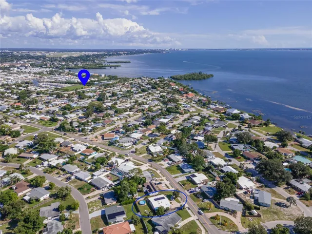 Ariel view with proximity to amenities and Sarasota Bay
