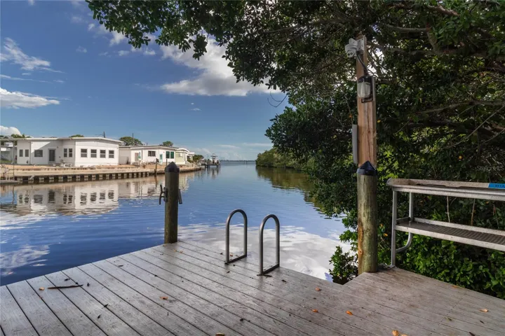 Dock