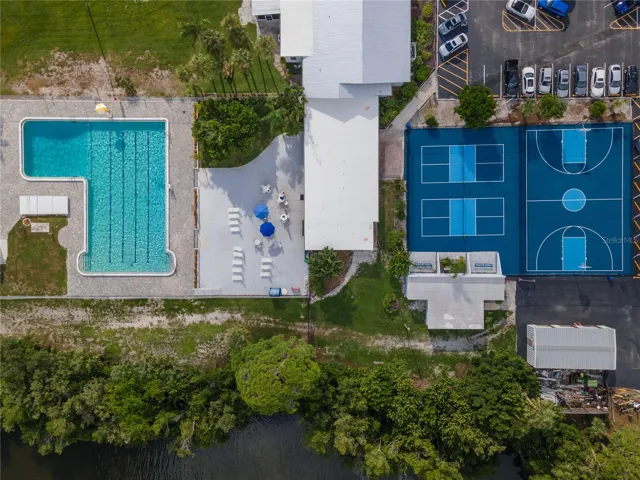 Bayshore Gardens Park Amenities