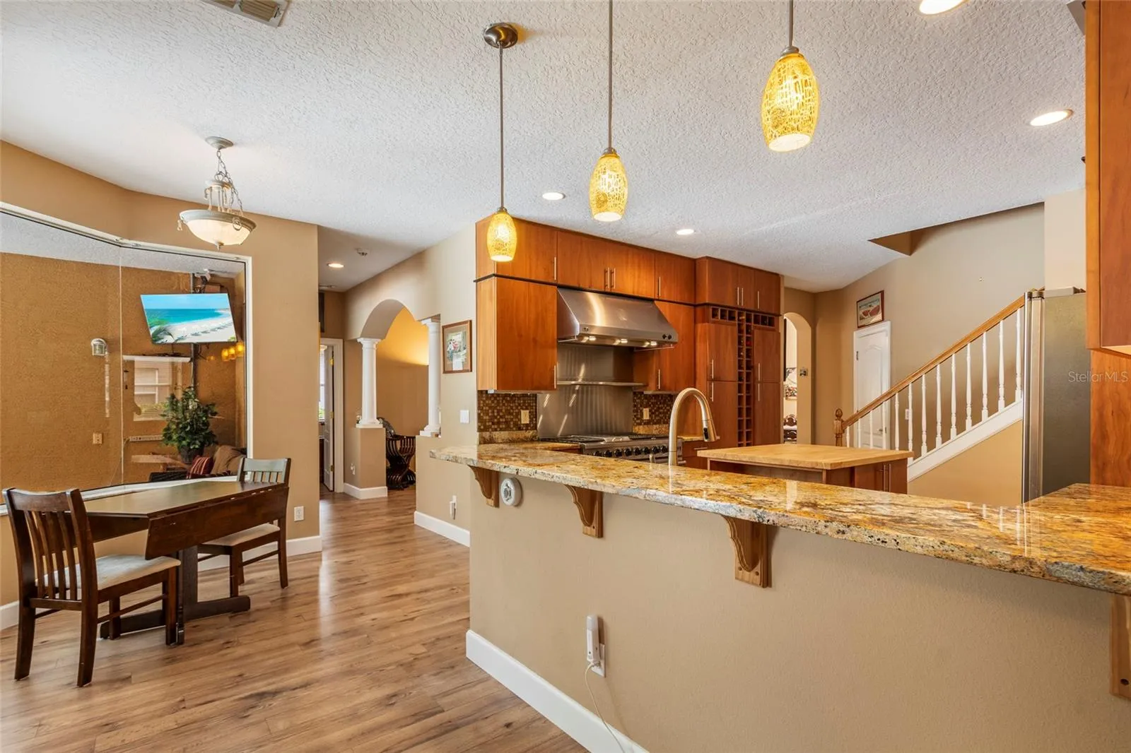 Breakfast Bar and Nook
