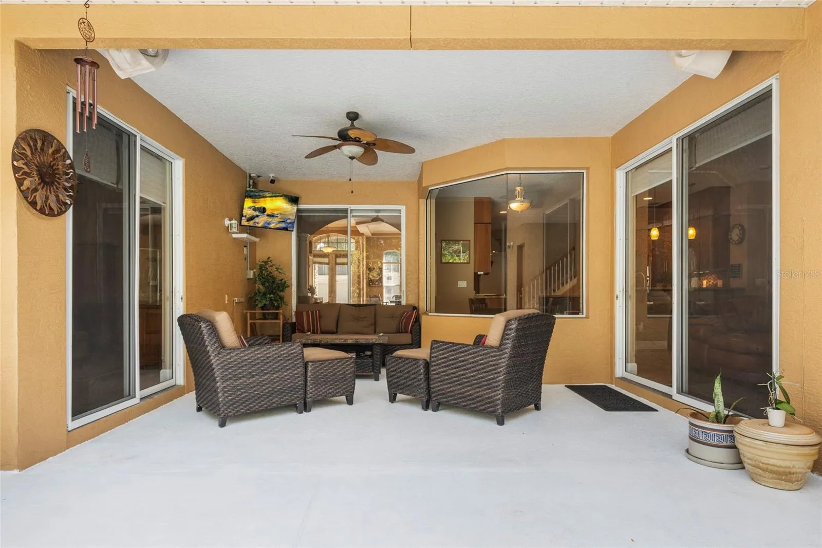 Covered Lanai with TV and Speakers (convey)
