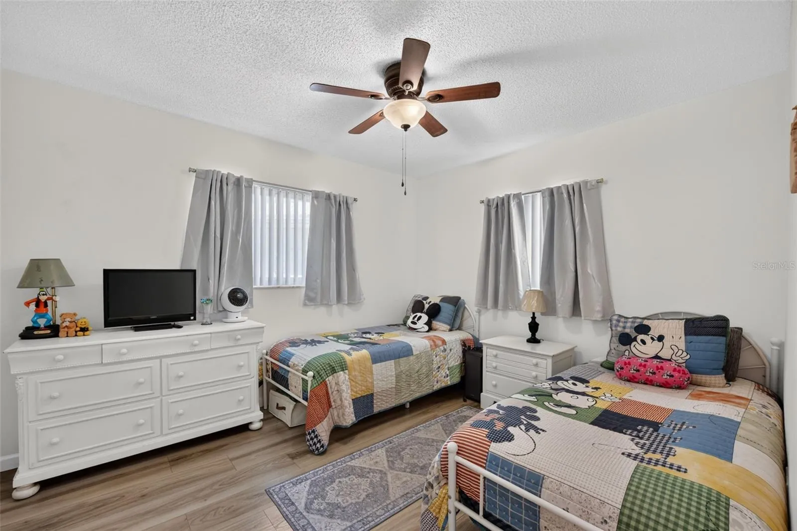 Guest bedroom